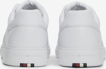 Sneaker low de la TOMMY HILFIGER pe alb