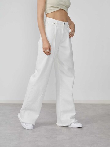 Wide leg Jeans con pieghe 'Greta' di LeGer by Lena Gercke in bianco