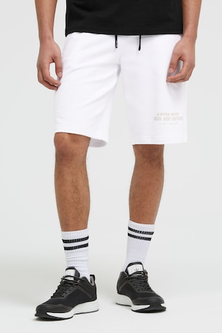 CAMP DAVID Regular Sweatshorts mit Label Print in Weiß: Vorderseite