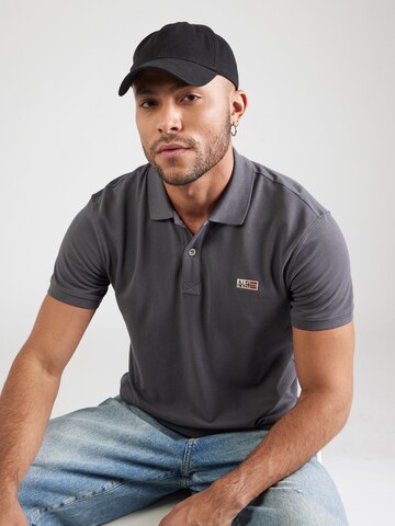 T-Shirt 'ERUGGY 3' NAPAPIJRI en gris : devant