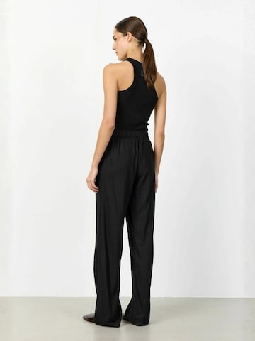 Levete Room Normalny krój Spodnie ' LR-NAJA ' w kolorze czarny