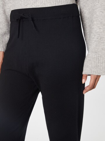 s.Oliver Tapered Pants in Black