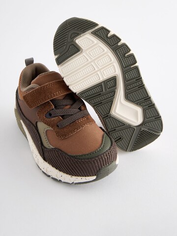 Baskets Next en marron
