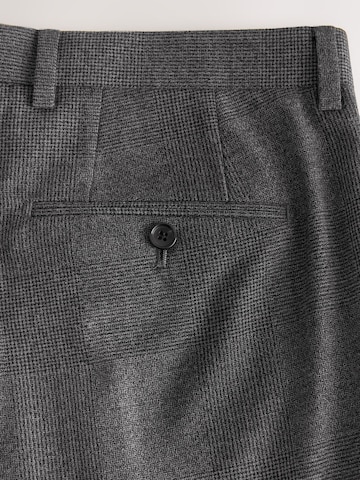 regular Pantaloni con pieghe di Next in grigio