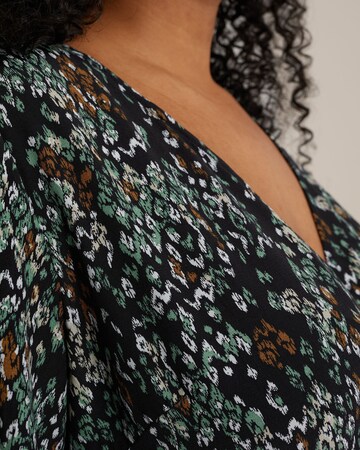Rochie de la WE Fashion pe negru