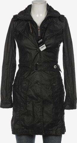 khujo Jacket & Coat in S in Black: front