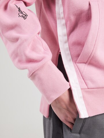 Nike Sportswear Свитшот 'SABRINA' в Ярко-розовый