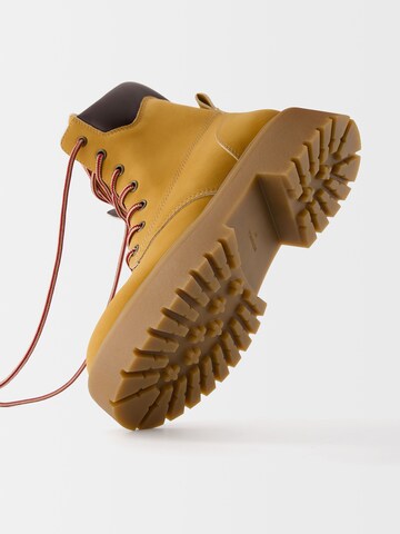 Bottines à lacets Bershka en beige