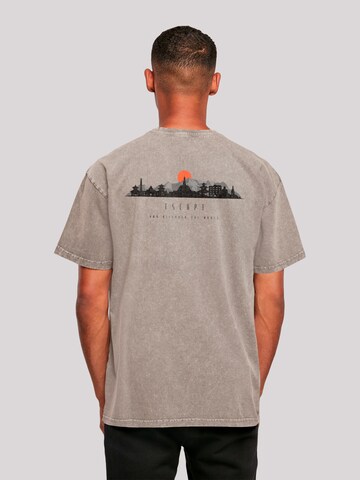 T-Shirt 'Escape Discover the World Asian Town' F4NT4STIC en gris : devant
