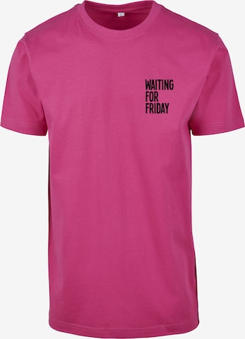 Merchcode Shirt 'Waiting for Friday' in Roze: voorkant