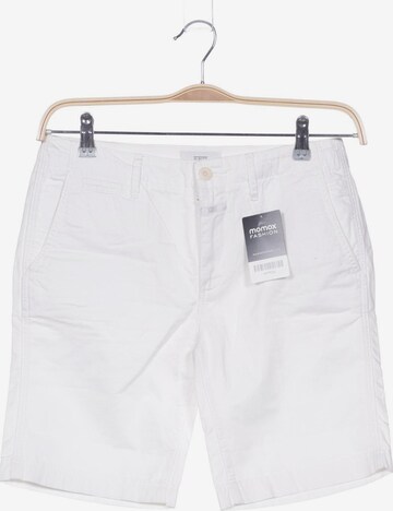 Closed Shorts in XS in White: front