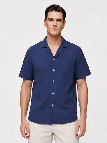 ALLTHEMEN Comfort fit Button Up Shirt 'Flut' in Blue: front
