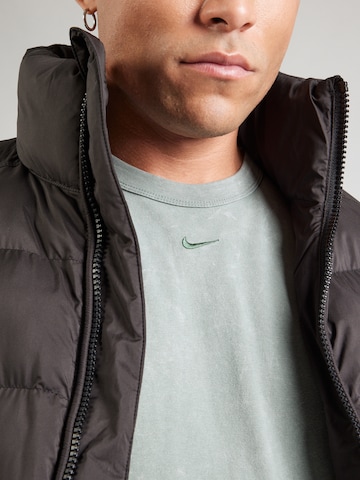 T-Shirt 'ESS' Nike Sportswear en vert