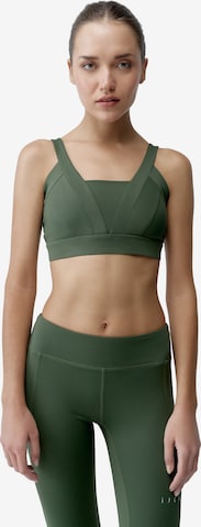 Born Living Yoga Sporttop ' Madaba ' in Groen: voorkant