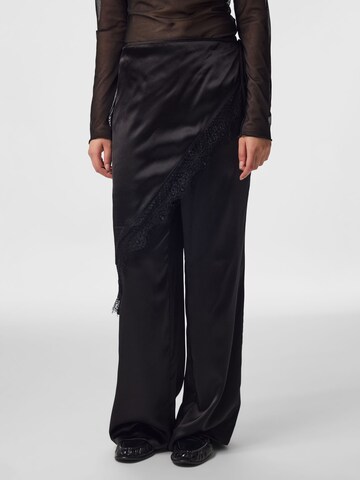 Loosefit Pantalon 'TINA' PIECES en noir : devant