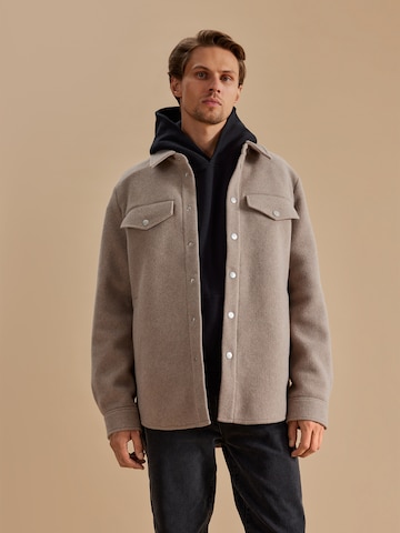 DAN FOX APPAREL Overgangsjakke 'Arda' i beige: forside