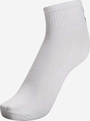 Chaussettes de sport 'CHEVRON' Hummel en blanc