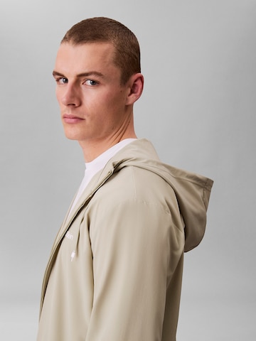 Veste de sport Calvin Klein Sport en gris