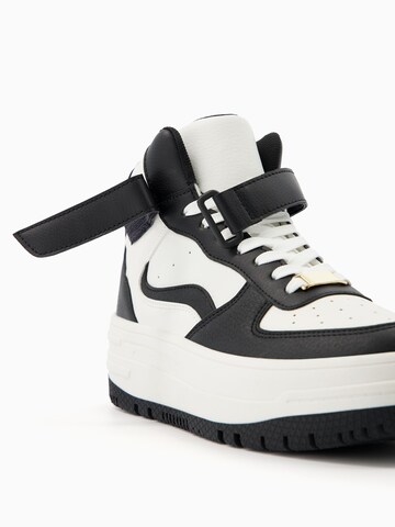 Bershka Sneaker high i sort