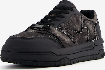 Bershka Sneakers low i svart: forside