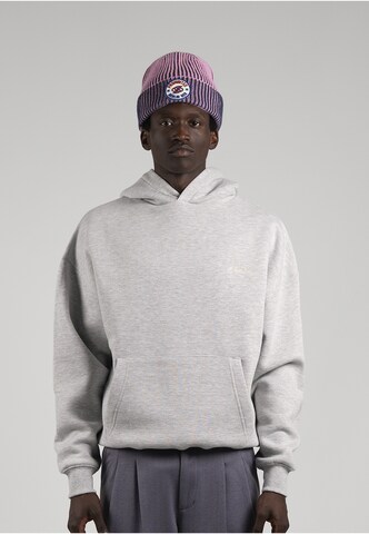 Sweat-shirt 'Après Ski' Prohibited en gris : devant