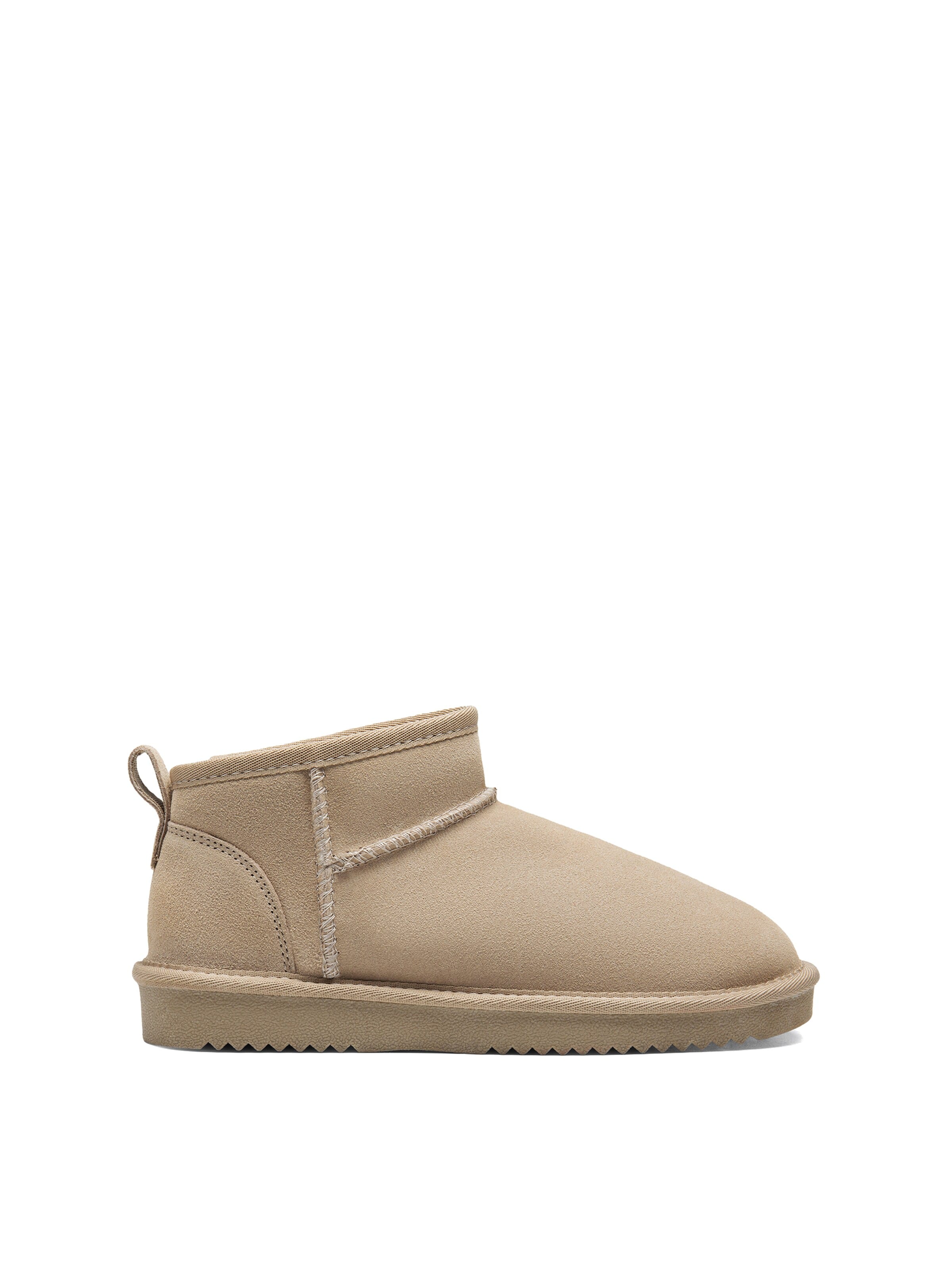 Dream Pairs Boots in White