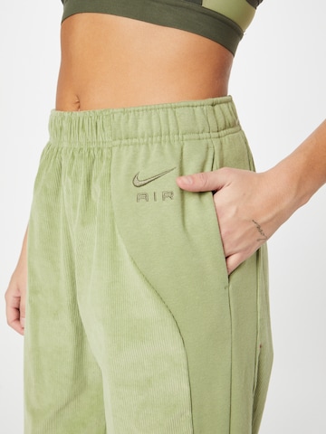 Nike SportswearTapered Hlače - zelena boja