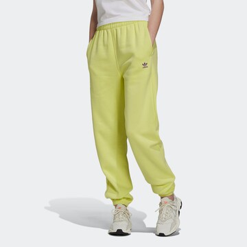 Effilé Pantalon ADIDAS ORIGINALS en jaune : devant