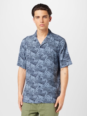 Coupe regular Chemise 'Silas' Hailys Men en bleu : devant