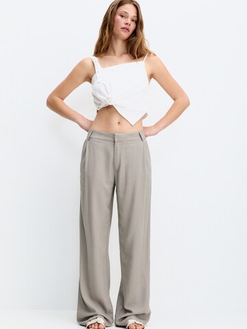 Pull&Bear Wide leg Pleat-front trousers in Grey