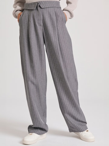 Funky Buddha - Pierna ancha Pantalón plisado en gris: frente