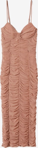 BershkaKoktel haljina - roza boja: prednji dio