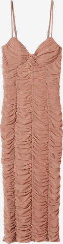 Robe de cocktail Bershka en rose : devant