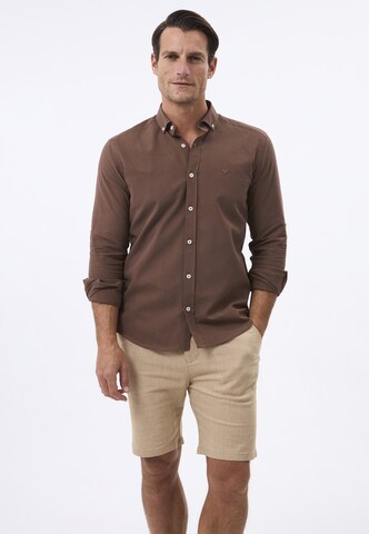 Felix Hardy Regular fit Overhemd in Bruin: voorkant