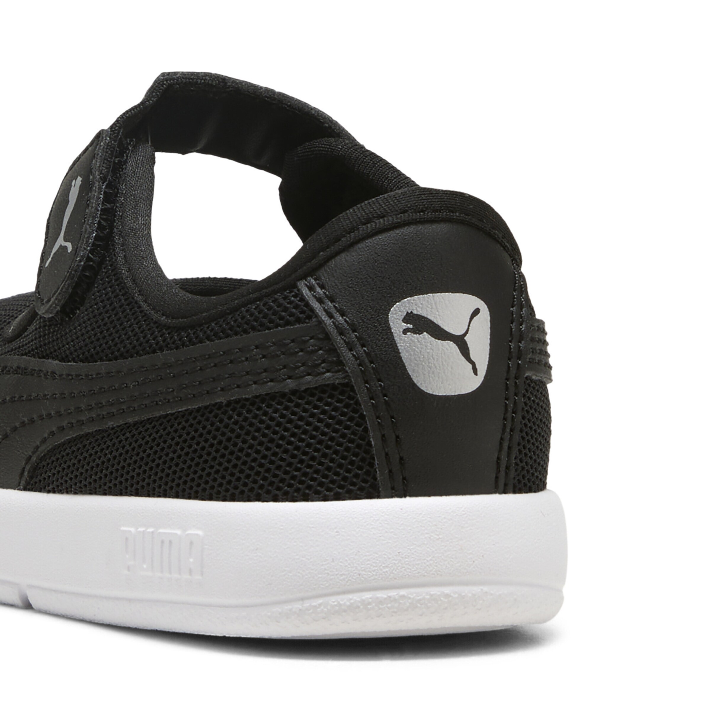Baskets 'Courtflex v3' PUMA en noir