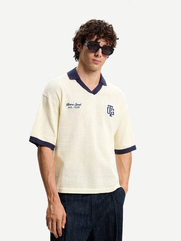 T-Shirt Bershka en blanc : devant