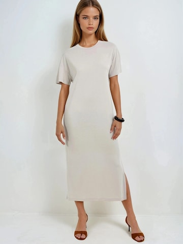 Abito di Busem in beige: frontale