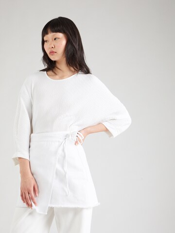 Sublevel Blouse in Wit: voorkant