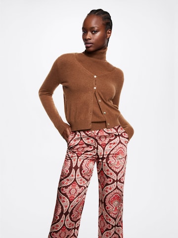 Regular Pantalon à plis 'Dakota' MANGO en rouge