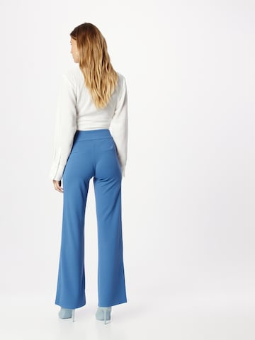 évasé Pantalon 'VICTORIA' Y.A.S en bleu