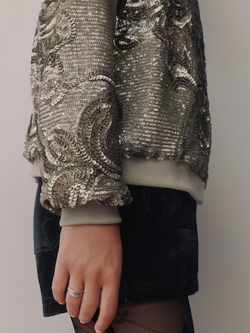 Next Välikausitakki värissä harmaa