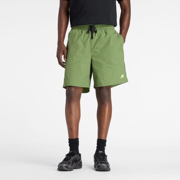 Regular Pantalon de sport 'Castlefield Woven Short 7"' new balance en vert : devant