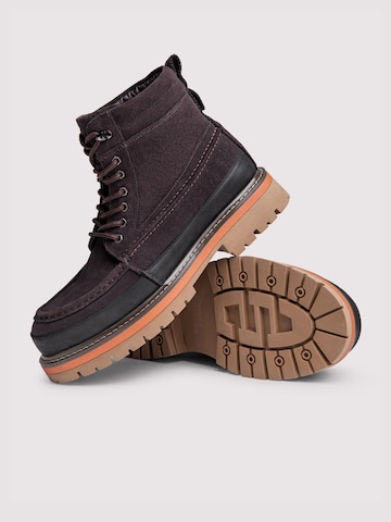 Botine de la Ombre pe maro