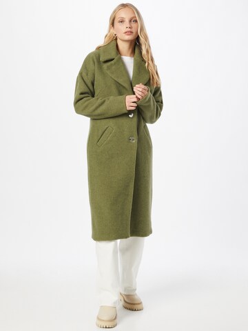 KAN Between-Seasons Coat in Green: front