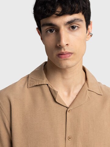 Fit confort Chemise Giesto en marron