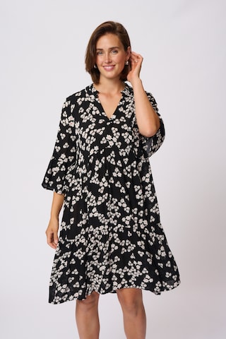Kaffe Blusekjole 'Hera Amber' i sort: forside