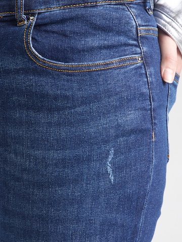 Skinny Jeans 'CARAYA' di ONLY Carmakoma in blu