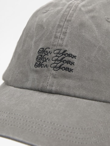 Pull&Bear Cap in Grau
