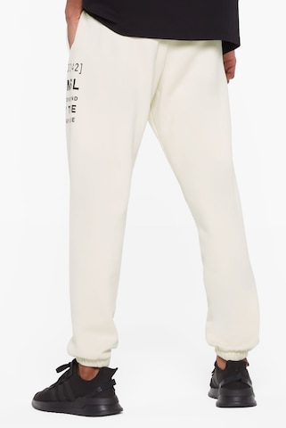 Harlem Soul Regular Pants 'LE-NNY' in White