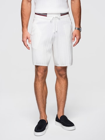 Ombre Regular Chino in Wit: voorkant